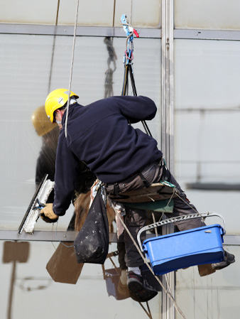 mantenimiento de fachadas en vidrio